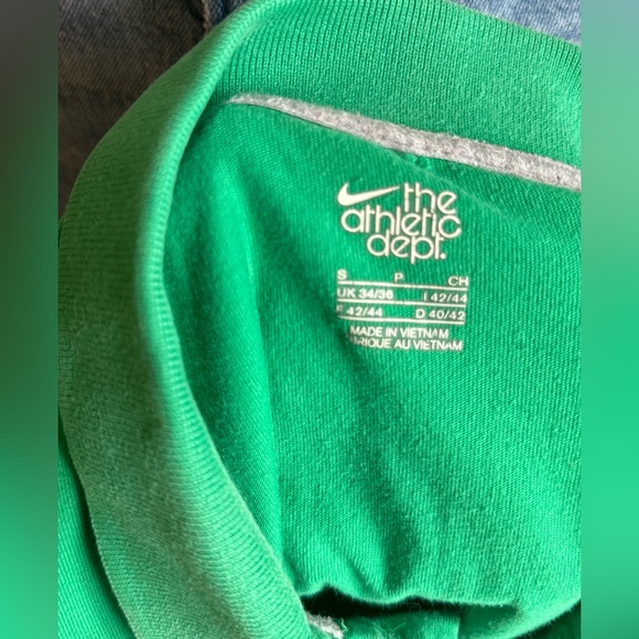 Ladies Nike Golf Shirt - Picture 2 of 2